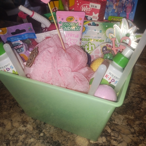 Crayola Bolero Kids  Custom Gift Basket Snacks And Fun Bath Items - Picture 12 of 17